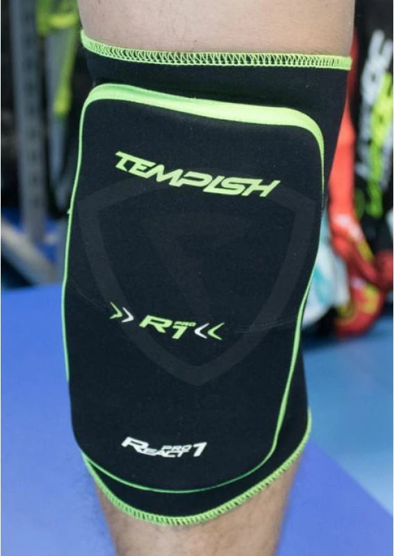 Mbrojtëse gju për meshkuj Tempish React Pro R1, të zeza