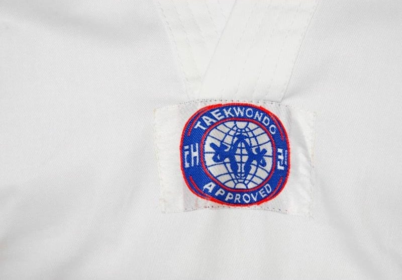 Kimono për taekwondo SMJ Sport, për të gjitha gjinitë